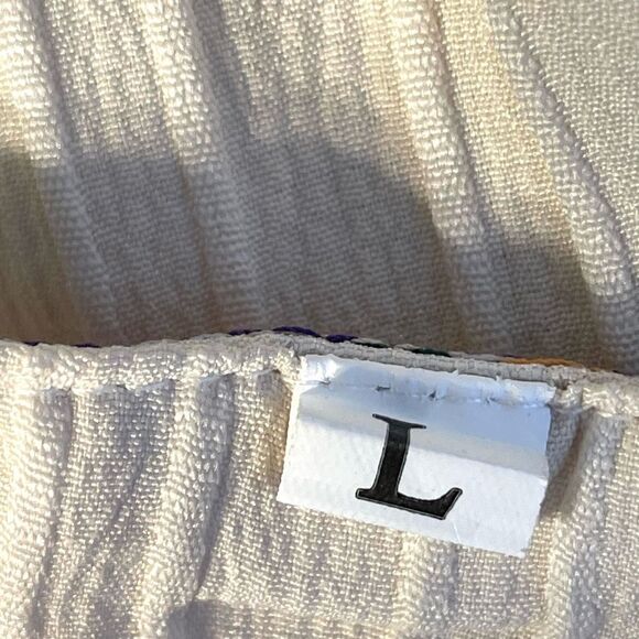 Embroidered Sleeveless Vest with Multicolor Patterns - Picture 6 of 6